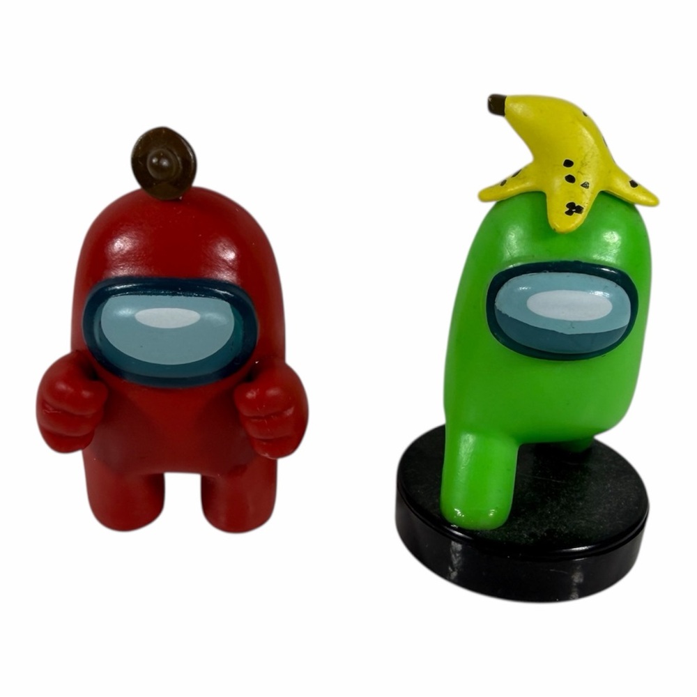 2 Among Us Mini Figures Red and Green